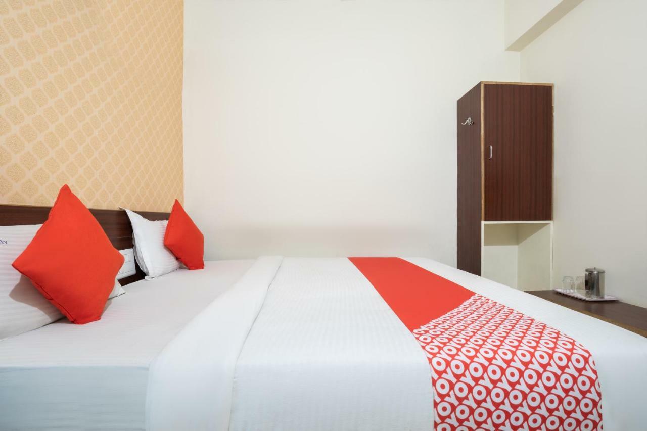 Oyo 2183 Hotel Fortune City Kammasandra Kültér fotó